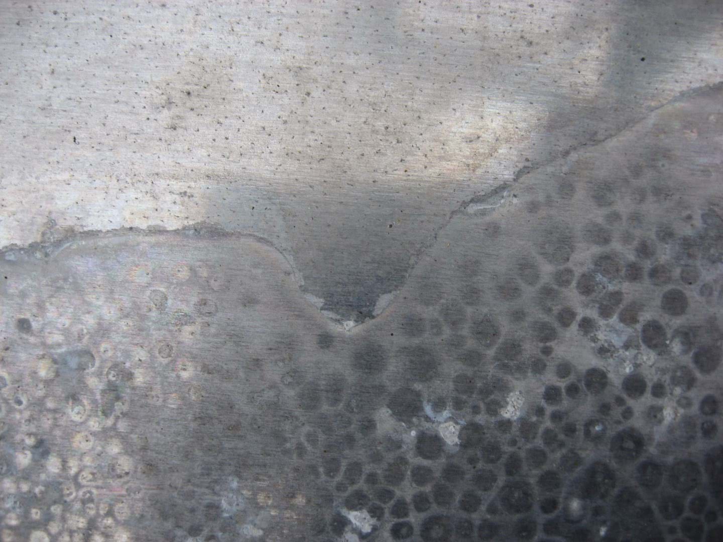 Aluminium damaged from moisture